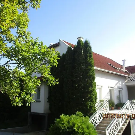 Boglárka Apartman *