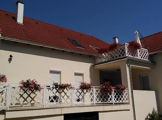 דירה Boglarka Apartmanhaz